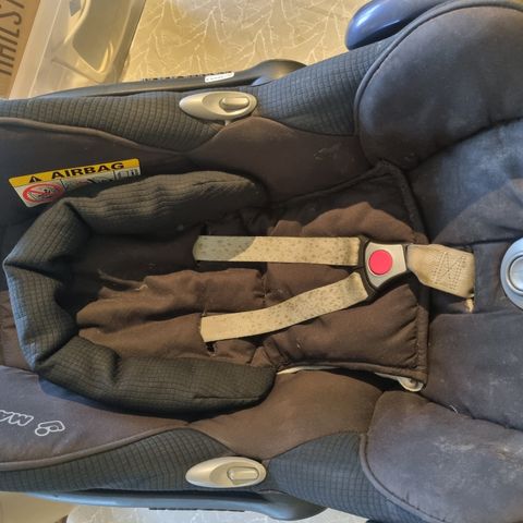 NY PRIS! Maxi Cosy isofix barnesete m/spebarnsinnlegg og adapter til barnevogn