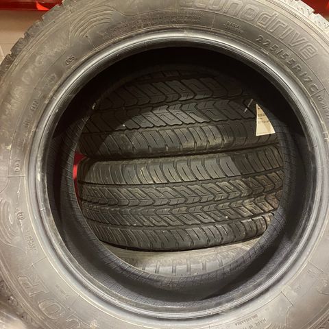 Nye dunlop Sommerdekk 225/55 R17C