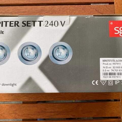 Spotter «SG – Jupiter 240V”, Click-It. Børstet stål 6 x 230V/50W – kr 800