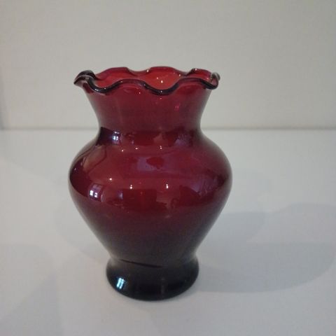 Rød vase