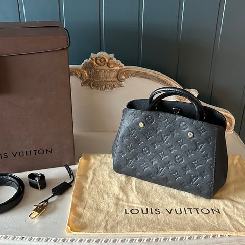 Louis Vuitton veske  Empreinte Montaigne BB svart