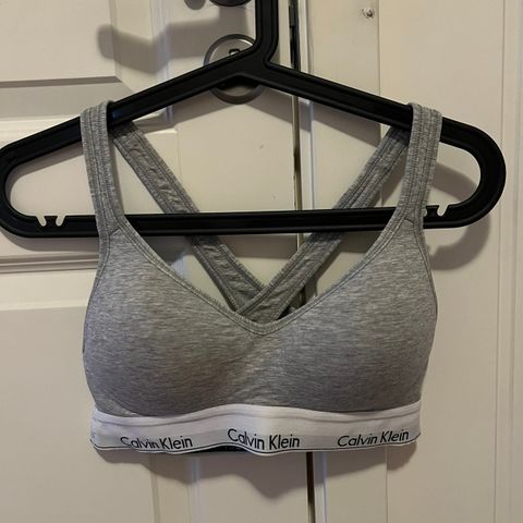 Calvin Klein undertøy / overdel i str. M / B75