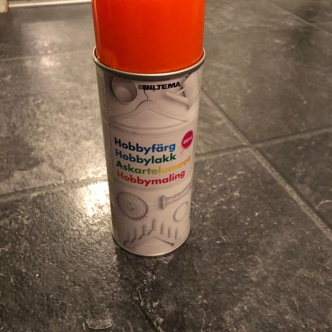 Ny og ubrukt spraymaling orange