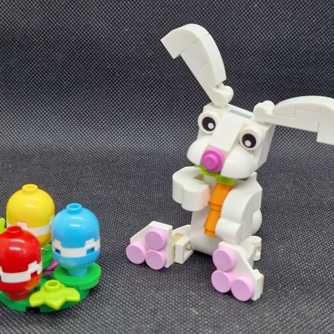 LEGO: 30668:  Easter Bunny with Colorful Eggs