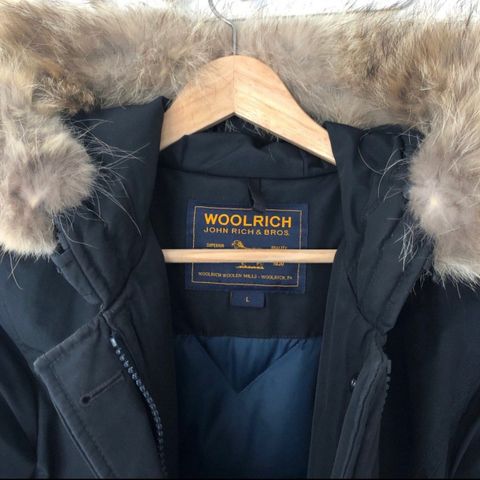 Pent brukt Woolrich Luxury Arctic parkas (L)