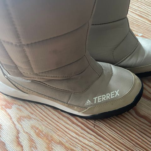 Adidas Terrex Snow Jog. Brukt 1 sesong. Str. 38.5