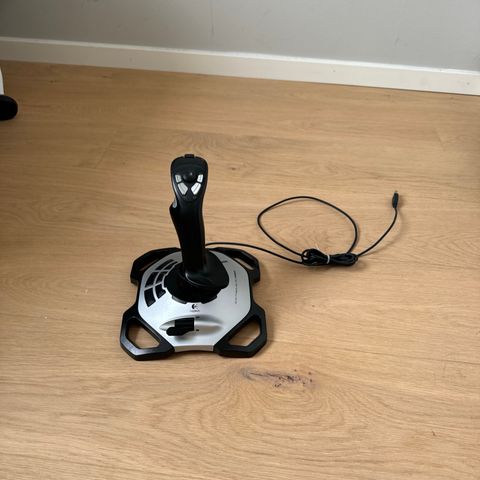 Logitech Extreme 3D Pro joystick