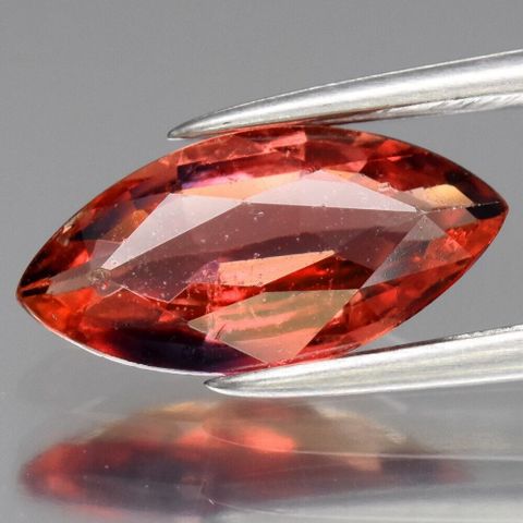 1.56 ct 11.2x5 Marquise Lilla-Orange Safir. Madagascar