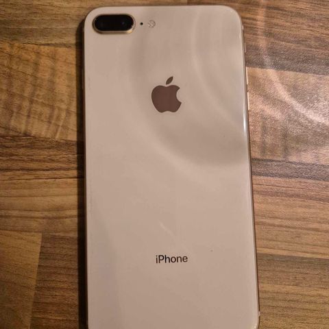 Apple - IPhone 8 plus. Batterikapasitet 100%.