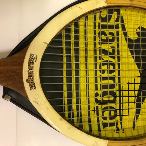 Tennis racket