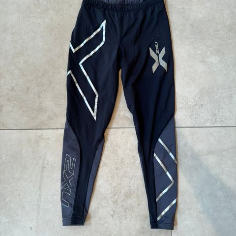 2XU tights str M