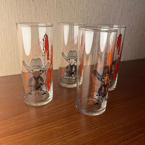 4 morsomme vintage glass selges!