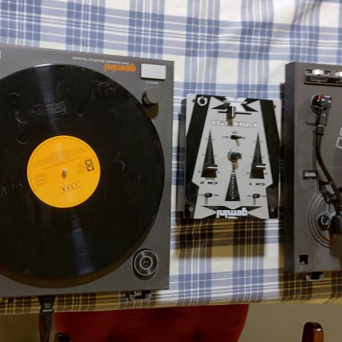 2 stk Gemini XL -100 DJ Turntables og Gemini Pmx-20 mixer ( Komplett DJ Pakke )