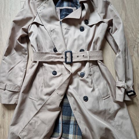 Trench coat med avtakbar innervest / for