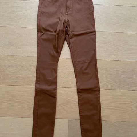 Vila coated pants/ bukse str S