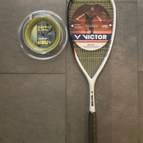 Victor Squash racket med nye Ashaway strenger