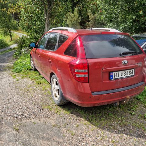 Kia ceed. 1.6 tdi hugges