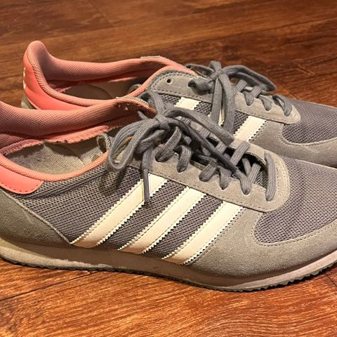 Adidas sneakers str 40