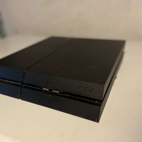 Ps4(kontroll ikke inkludert) Ladestativ og spill(valgfritt)