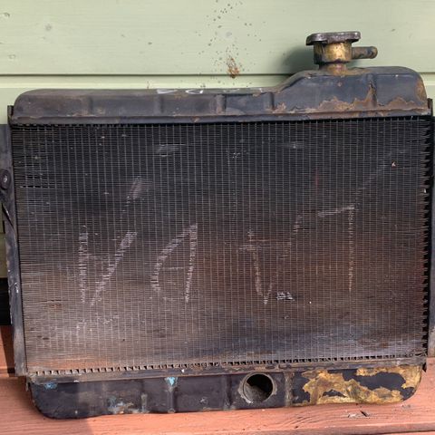 Lada radiator med vifte