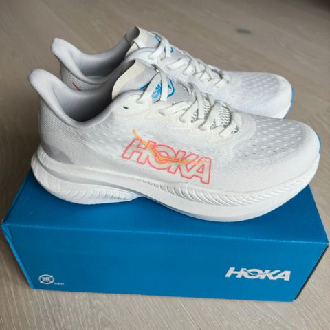 Helt nye HOKA Mach 6  (pris: 1600kr )