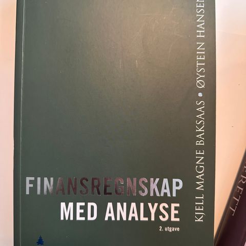 Finansregnskap med analyse