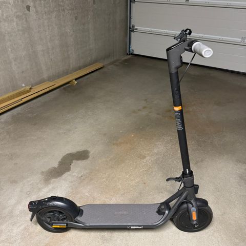 Ninebot by Segway KickScooter elektrisk sparkesykkel F20D