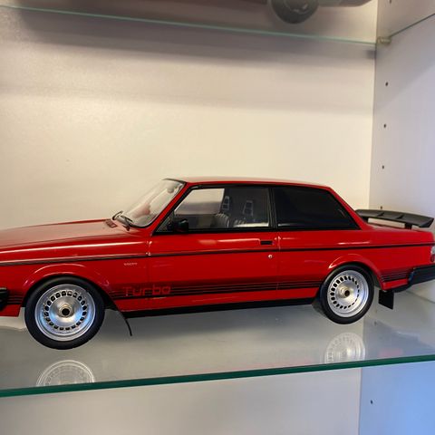 Volvo 240 Turbo Custom 1:18