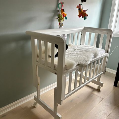 Bedside crib - Barneseng