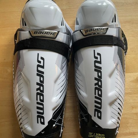 Bauer Supreme S170 leggskinn junior (13’’/ 33 cm)