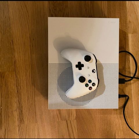 Xbox one s + to kontroller