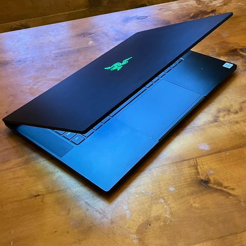 Razer Blade 15 Advanced 15,6” FHD 300Hz