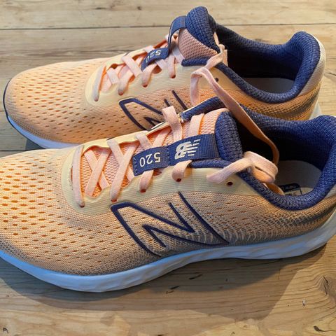 New Balance 520 V8 Str 40