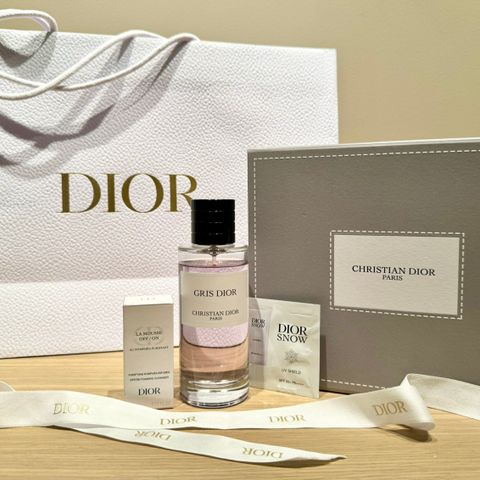 Christian Dior Privée GRIS DIOR EdP 125 ml, to prøver, eske, pose