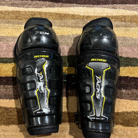 CCM leggskinn, youth 23 cm &  26 cm