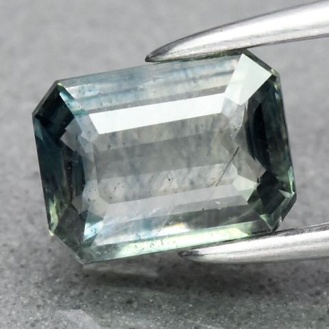 1.13 ct 6.5x5mm Oktagon Blåaktig Grønn Safir, Madagaskar