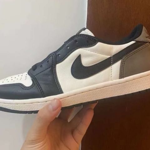 Jordan 1 Low mocha