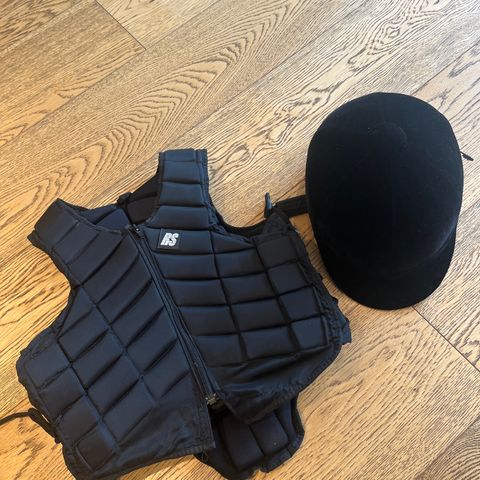 Ridehjelm og ridevest for barn