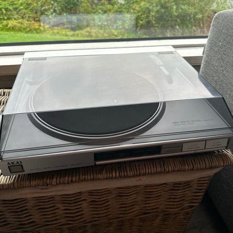 AKAI AP-A50 Full Automatic Turntable