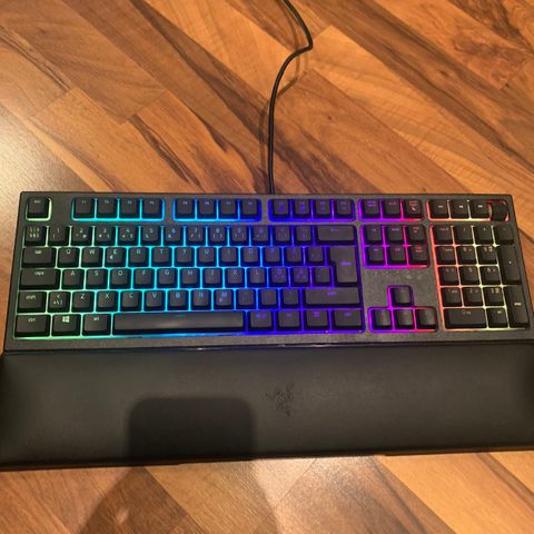 Razor Ornata v2 gamingtstatur