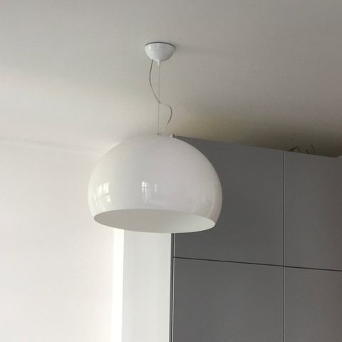 Kartell taklampe hvit