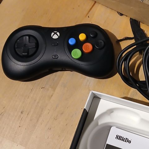 Gamepad 8bitDo M30 for Xbox og PC