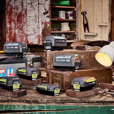 RYOBI 36V MAX POWER batterier og ladere