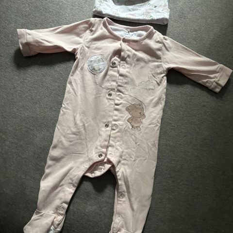 Pyjamas og lue størrelse 62, 40/42