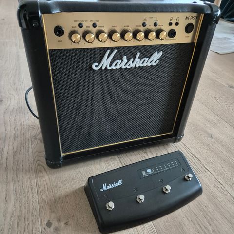 Marshall MG15FX Gitarforsterker med footswitch