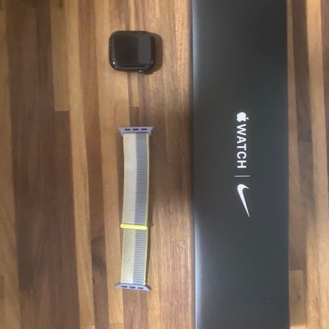 Apple Watch Series 7 Nike edition