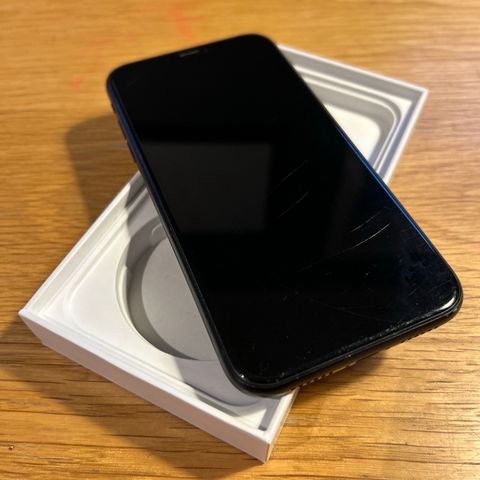 iPhone XR selges