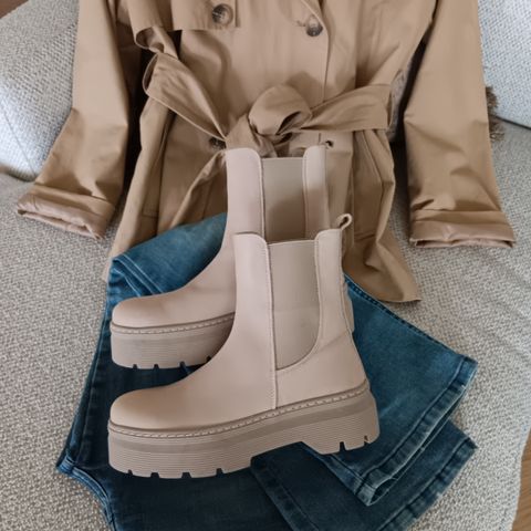 Selected femme kort trenchcoat,pavement  boots,lois dongrey