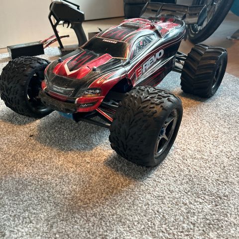 Traxxas e-revo