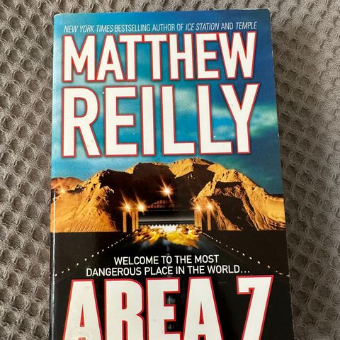 Area 7 av Matthew Reilly (engelsk)